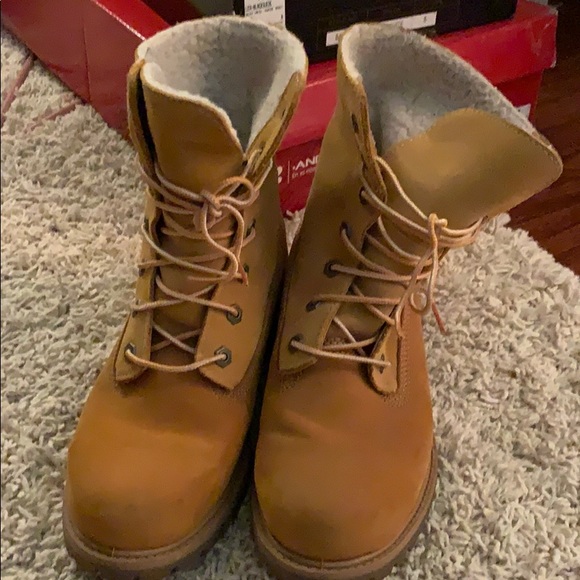 Timberland Shoes - Women’s Timberland Boots 7.5